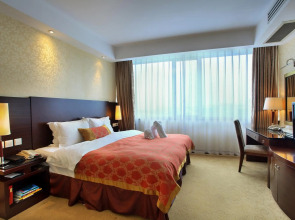 Guilin Lijiang Waterfall Hotel