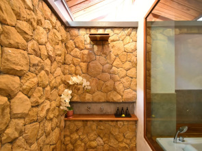 The Nine Thipthara Klongson Resort