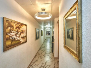 Апартаменты в отеле Red Wood (Ред Вуд)