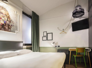 Hostel Generator Rome