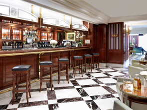 Отель Sercotel Gran Hotel Conde Duque