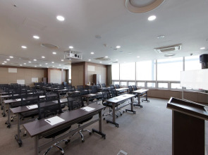 Felix by STX Hotel & Suite