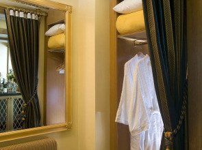 Отель Royal Olympic 