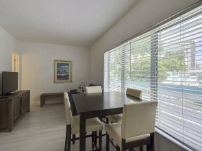 Sea Beach Plaza - Near Jungle Queen Riverboat