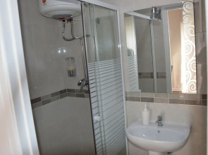 Lx Center Guesthouse