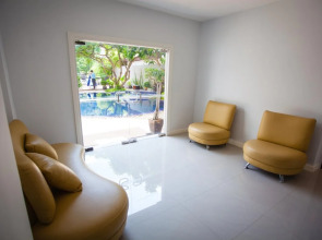 Anya Nana @ Sukhumvit