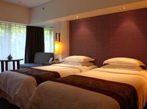 Baiyun Lakeside Hotel