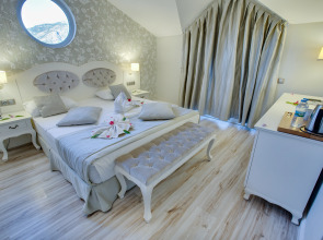 The PINEHILL Hotel & Suites