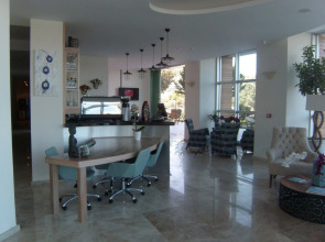 Marine Suites and Spa