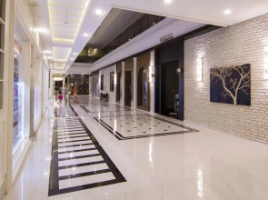 Port River Hotel & Spa