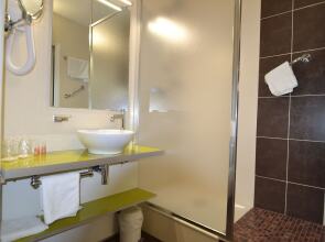 Brit Hotel Cahors - Le France