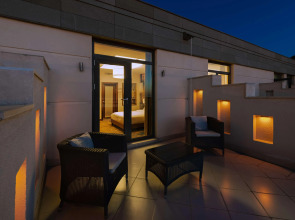 DoubleTree by Hilton Hotel Van