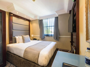 Hyde Park International