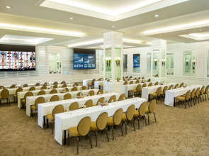 The Palms Hotel & Spa