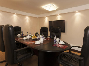 Heri Heights Hotel Apartments, SureStay Collection by BW