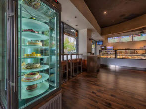 Executive Hotel Pacific