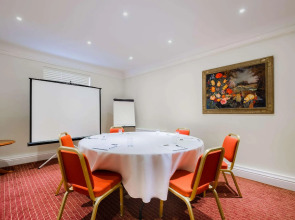 Ramada by Wyndham Cheltenham