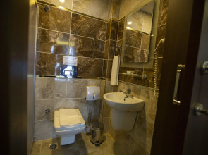 Royal Life Exclusive