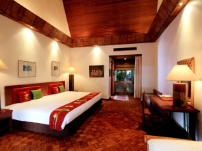 Mom Tri's Villa Royale