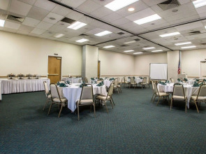 Clarion Inn Near China Lake Naval Station