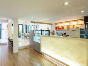 White Ivory Bed & Breakfast