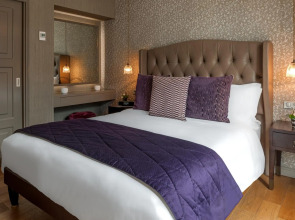 La Clef Louvre Paris by The Crest Collection