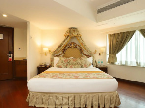 Hotel The Royal Plaza