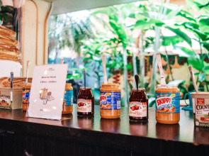 Waikiki Beachside Hostel