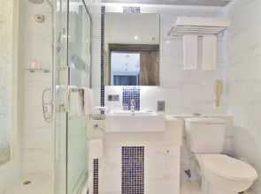 The Bauhinia Hotel Tsim Sha Tsui