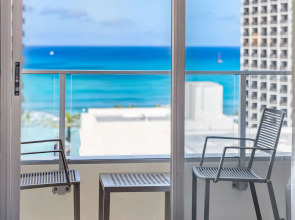 Hyatt Place Waikiki Beach