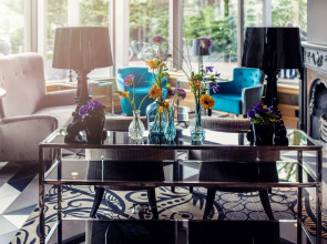 Carlton Square Hotel