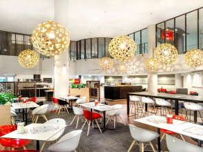 ibis Melbourne Hotel and Apartments