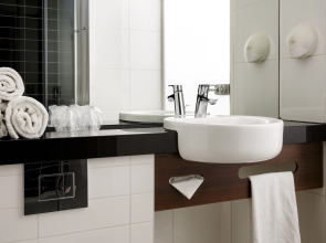 Holiday Inn Express Rotterdam - Central Station by IHG