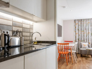 CADET Residence by Collection VESPER