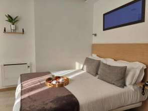 Hotel Le National Clichy Paris