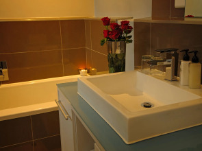 Отель Whale Coast All-Suite-Hotel