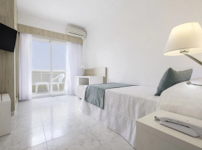 Azuline Hotel Bahamas y Bahamas II