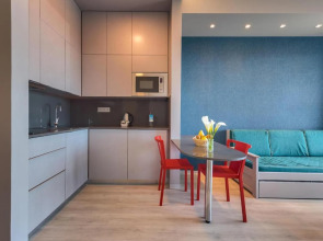 Four Views Monumental Lido