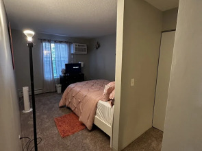 2 BR con patio por el centro comercial