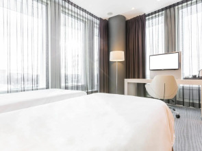 Sound Garden Hotel Airport