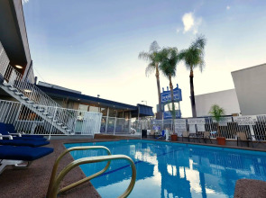 The Sojourn Los Angeles - Sherman Oaks