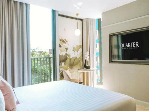 The Quarter Ploenchit by UHG