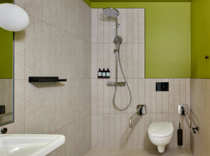 Locke at East Side Gallery