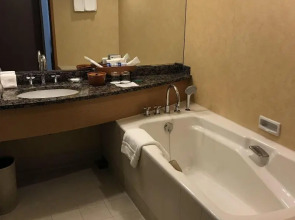 The Yokohama Bay Hotel Tokyu