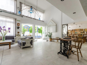 Happiness Apartments