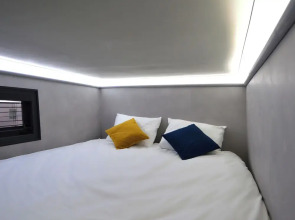 The Hyve Capsule hostel Amsterdam