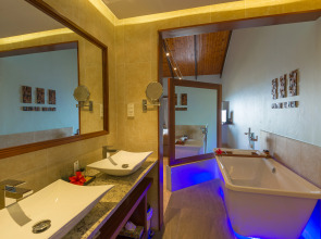 Coco de Mer Hotel and Black Parrot Suites