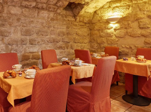 Austin's Saint Lazare Hotel