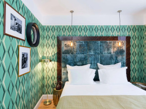 The Jay Hotel by HappyCulture