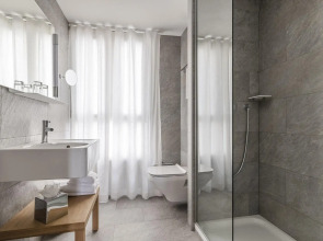 Отель 9Hotel Republique